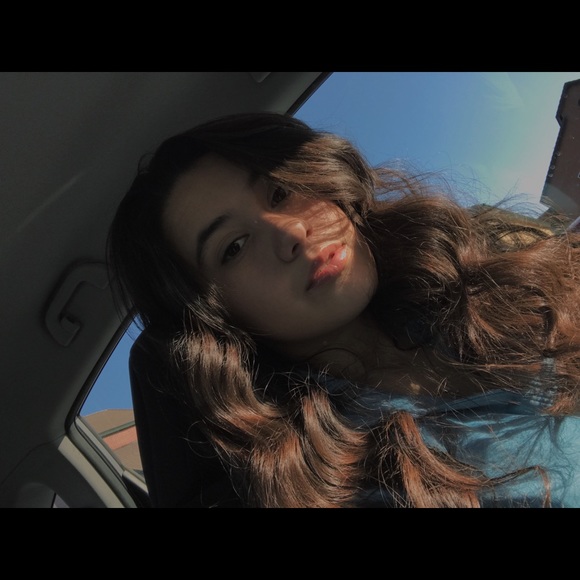 Meet your Posher, Macy - Picture 2 of 4